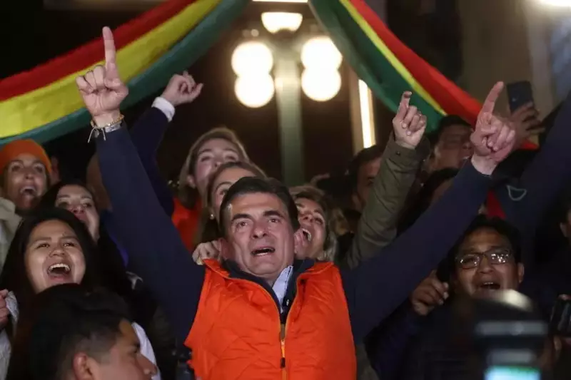 Bolívia vira a página: direita avança ao 2º turno e põe fim a 20 anos de socialismo