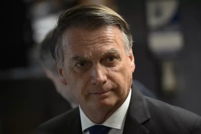Bolsonaro em prisão domiciliar: memes invadem as redes e viram febre na internet