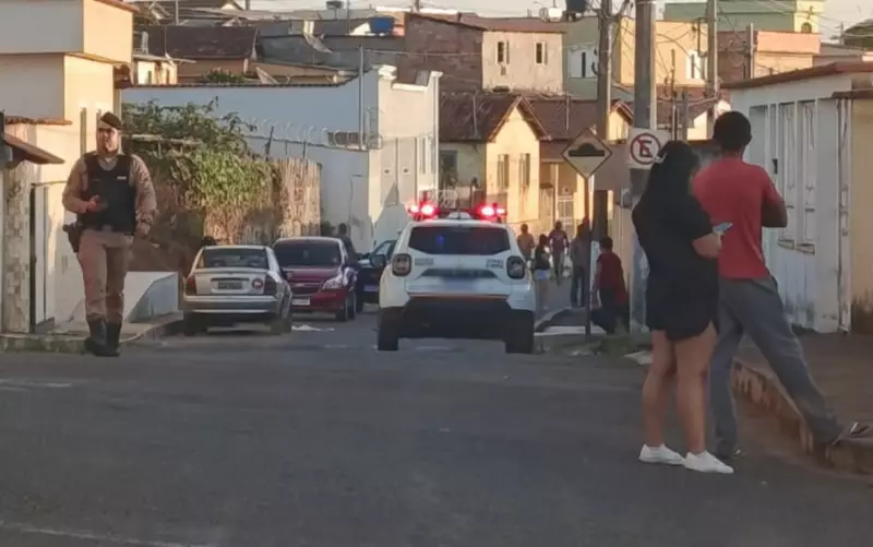 Bomba em Bom Sucesso: Dupla é Executada a Tiros em Possível Ajuste de Contas do Tráfico