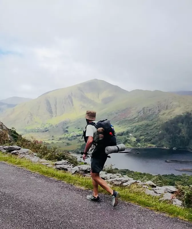 Brasileiro Caminha 26 Mil Km em Volta da Irlanda em Desafio de Solidariedade - A Incrível Jornada