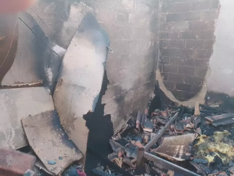 Brinquedo vira vilão: curto-circuito em arma de plástico provoca incêndio e destrói parte de casa no interior de SP