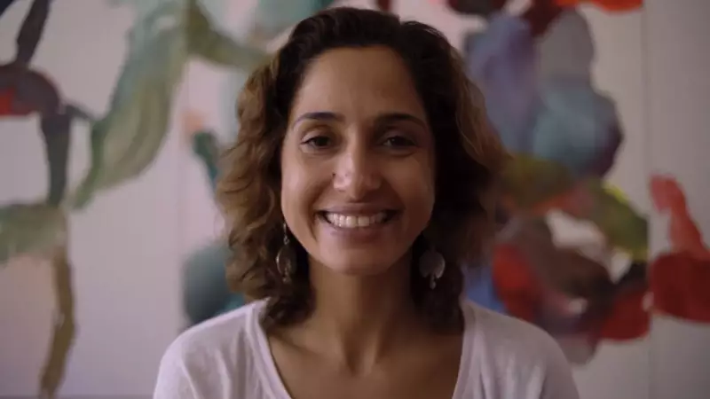 Camila Pitanga Responde com Firmeza: 'Sou uma Mulher Negra' após Questionamento de Mano Brown