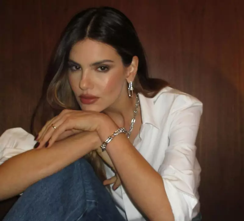 Camila Queiroz Revela o Segredo Por Trás do Filtro 'Viver Influencer' nos Cinemas: 'Não É Tudo Como Parece'