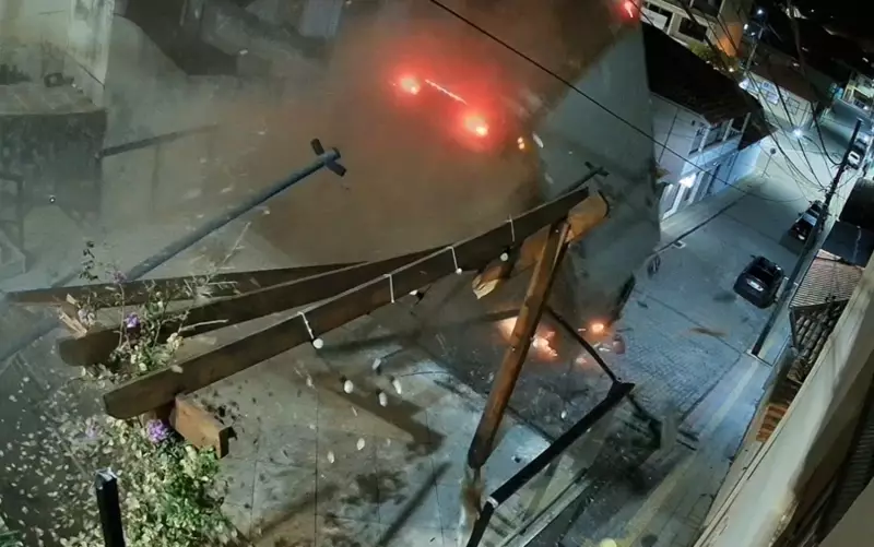 Caminhão desgovernado assusta moradores em Tocos do Moji (MG) — veja o vídeo chocante!