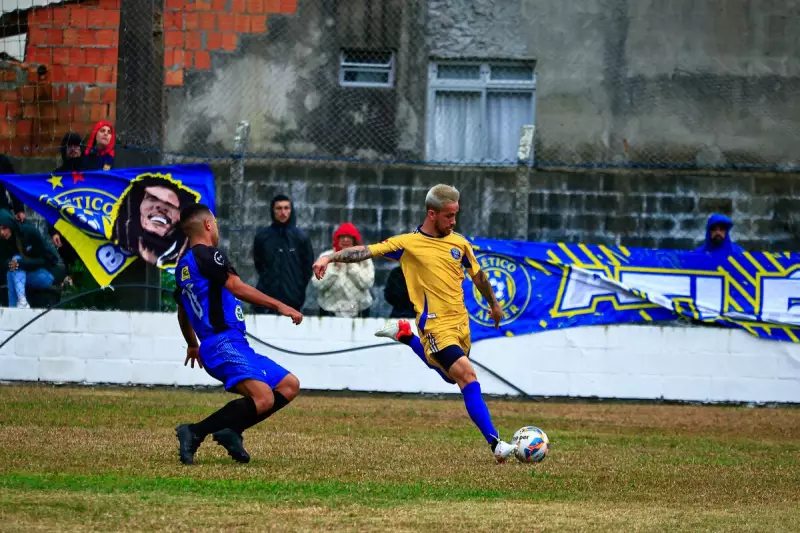 Campeão vence e jogos viram espetáculo de gols na primeira divisão amadora de Florianópolis