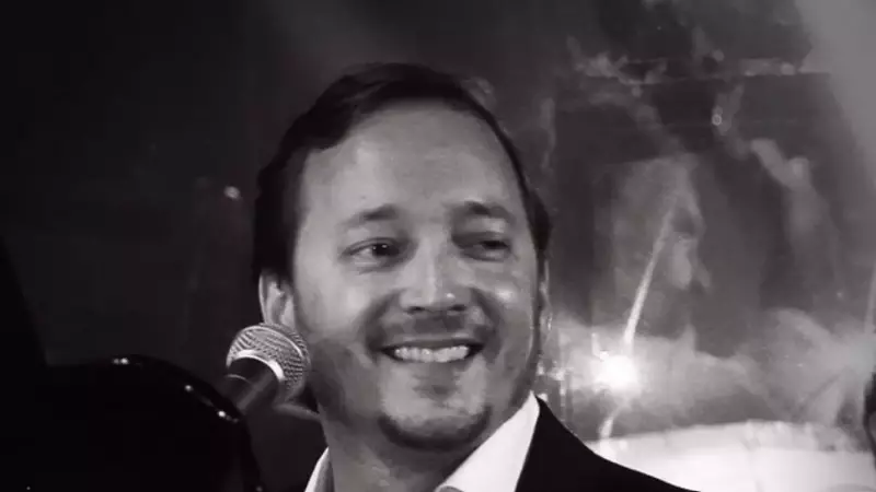 Cantor Vira Sensação ao Cantar 'Evidências' em Francês — A Internet Não Acredita!