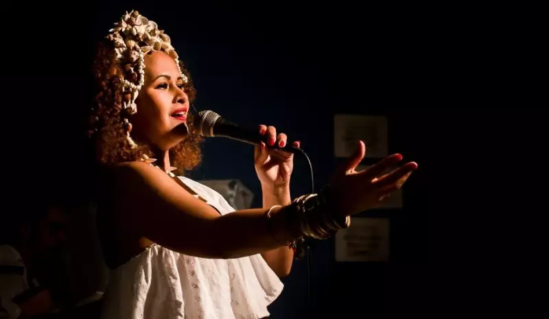 Cantora Capixaba Resgata Magia de Clara Nunes em Espetáculo Imperdível no Teatro do Sesi