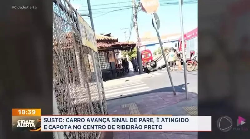 Carro capota em colisão assustadora em Ribeirão Preto — veja o que aconteceu!