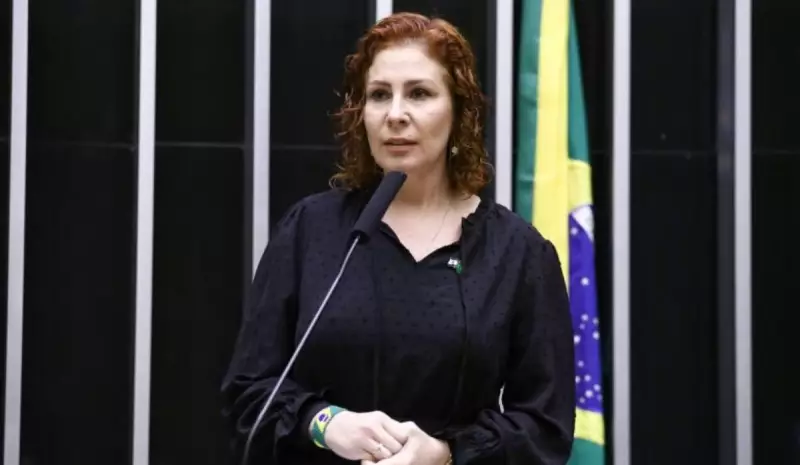 CCJ da Câmara avança em processo de cassação de Carla Zambelli: entenda o caso