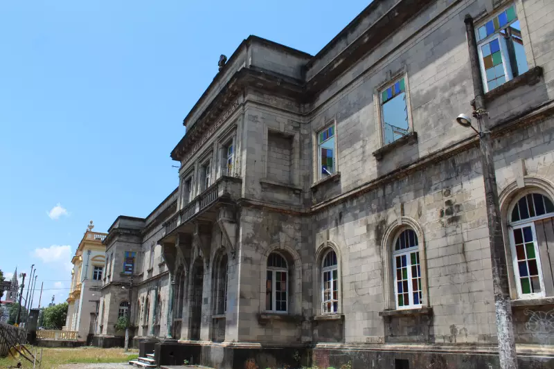 Centro Histórico de Manaus em Alerta: Ministério da Cultura Adverte Sobre Risco Iminente em Prédios Centenários