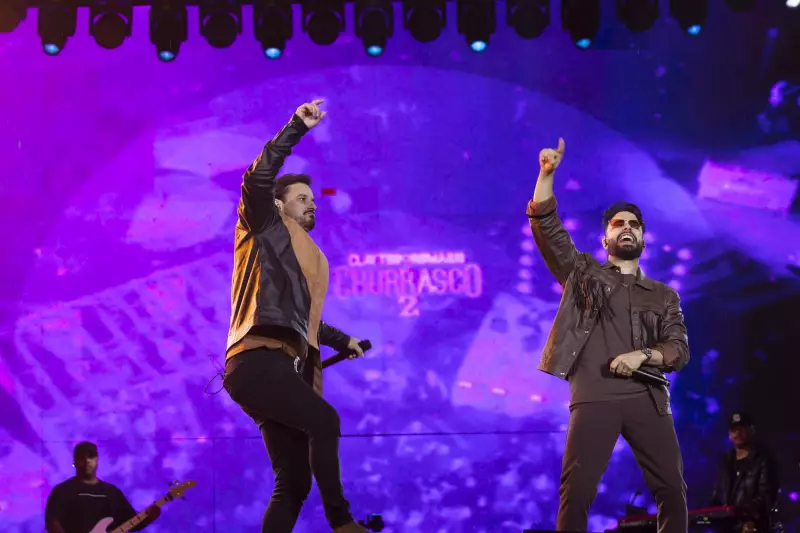 Clayton & Romário Roubam a Cena na Festa do Peão de Barretos 2025: Fotos Exclusivas!