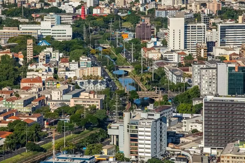 Condomínio em Porto Alegre: Quase um Salário Mínimo Só para o MEI? Veja os Preços que Assustam!