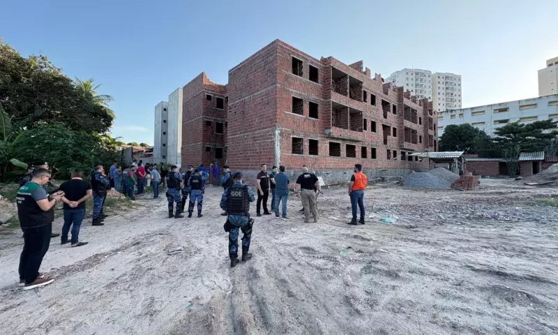 Condomínio irregular em área de preservação é demolido em Fortaleza — veja o impacto ambiental