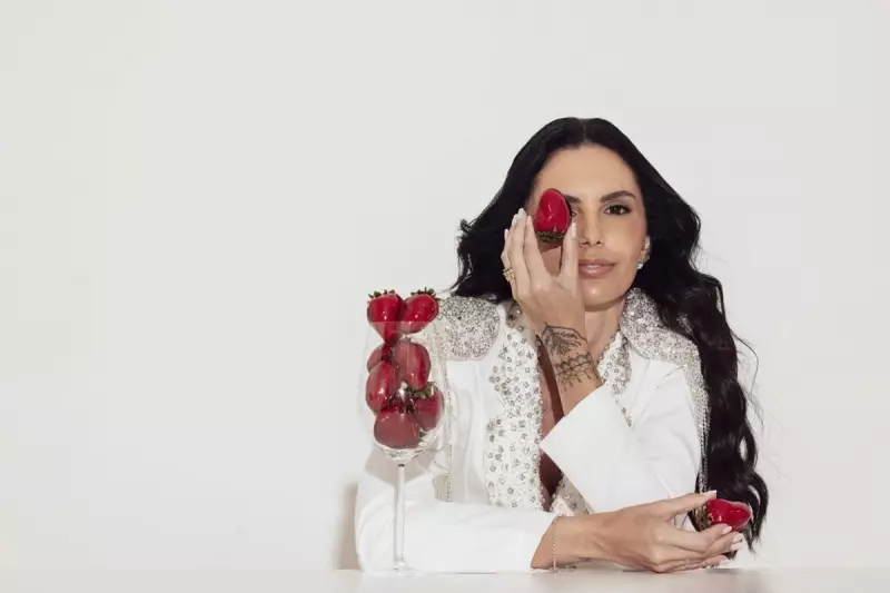 Confeiteira de SC antecipou tendência e já vendia 'morango do amor' antes da moda explodir