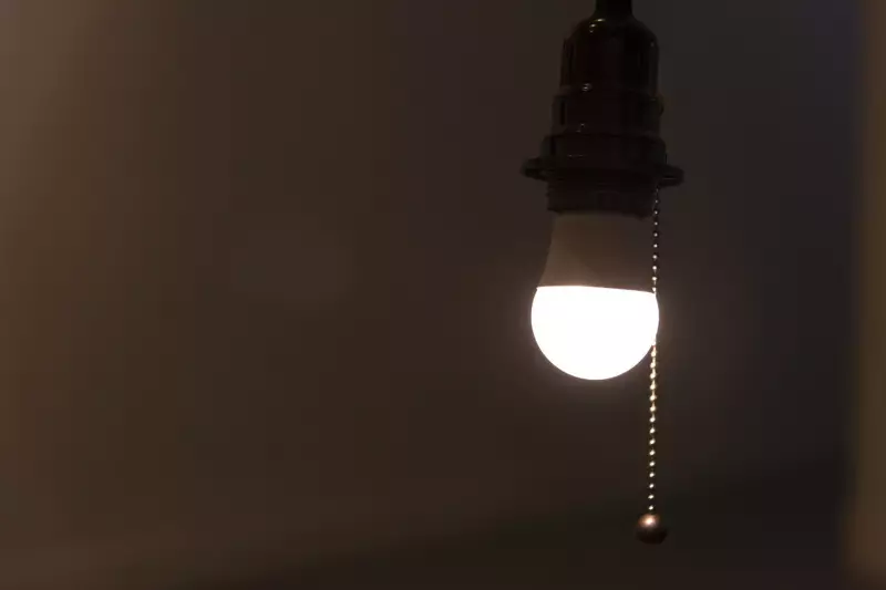 Conta de Luz em Setembro: ANEEL Mantém Bandeira Vermelha e Consumidor Segue no Aperto