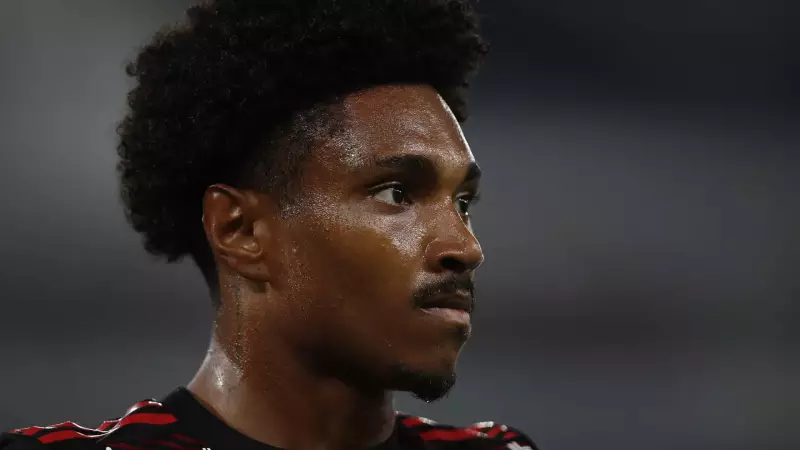 Corinthians surprende e anuncia Vitinho, ex-Flamengo, como reforço até 2026