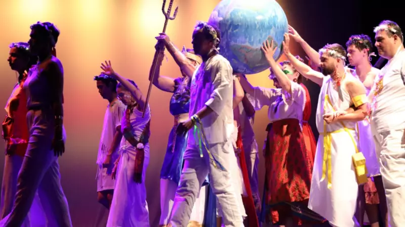 Cursos de teatro gratuitos no SESI Votorantim: saiba como participar e transformar seu talento em arte