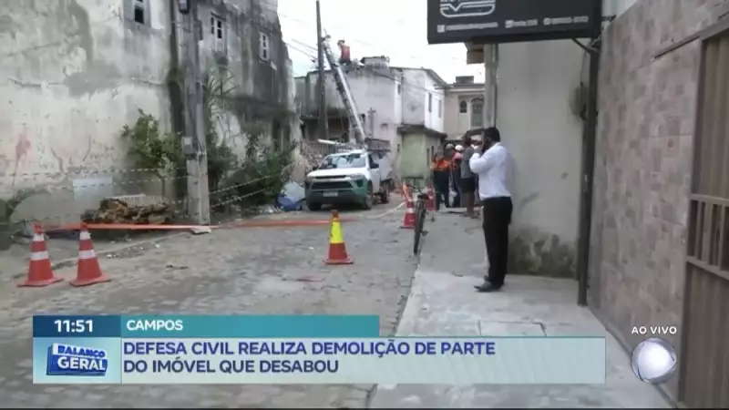 Defesa Civil derruba parte de prédio em risco após desabamento em Campos dos Goytacazes