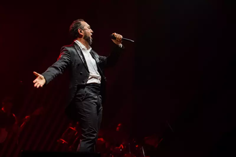 Do Lixo ao Mundo: Como Um Violão Abandonado Levou Um Tenor Brasileiro a Cantar Para 70 Países