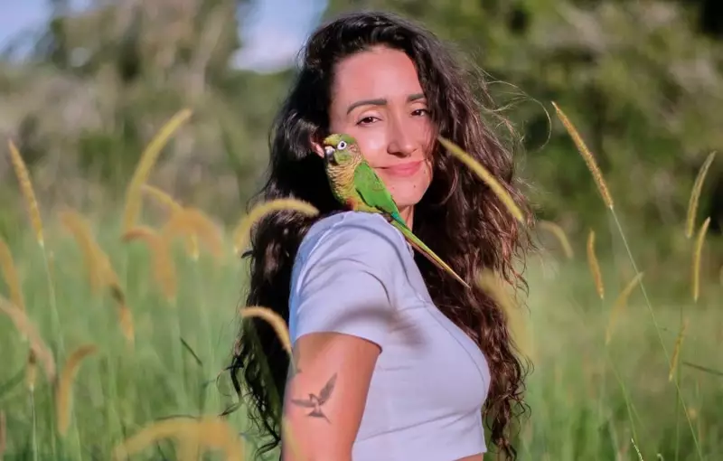 Empresária mineira transforma amor por aves em santuário contra tráfico e maus-tratos