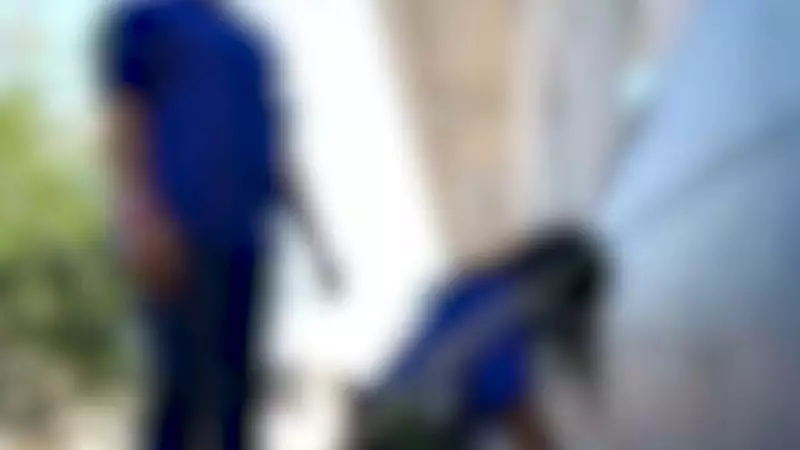 Escândalo em escola: meninas simulam tribunal do crime e torturam colega por causa de sorvete