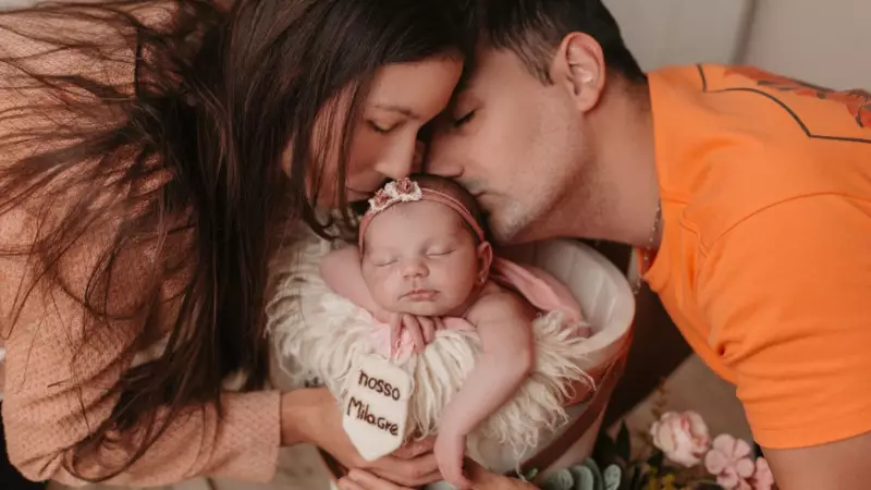 Esclerodermia: Jovem Realiza Sonho da Maternidade com Ajuda da Própria Mãe - Uma História de Amor e Superação