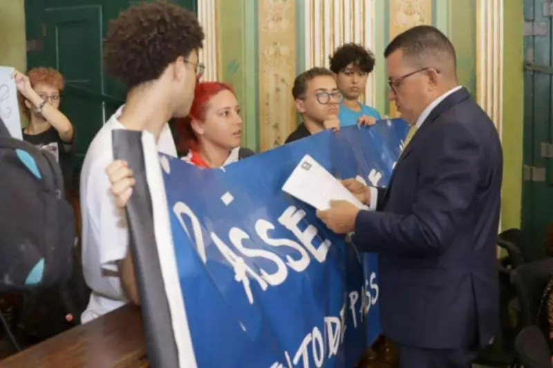 Estudantes de Salvador exigem tarifa zero no transporte público — será que a prefeitura vai ouvir?