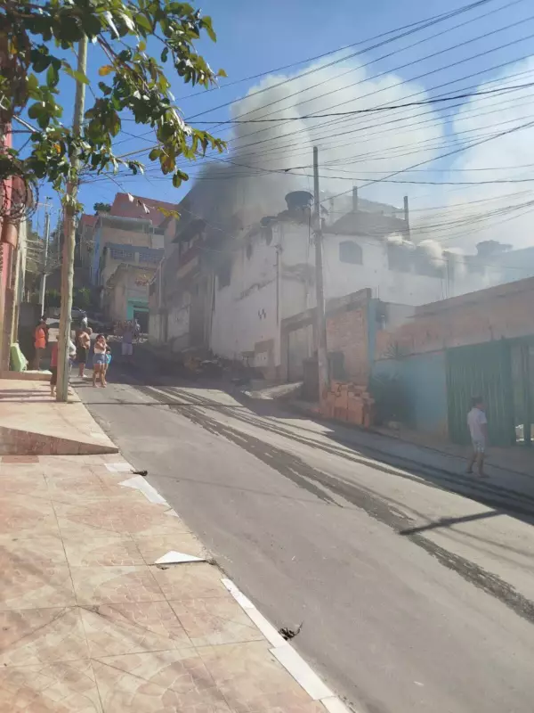 Ex-companheiro incendeia casa da mulher em Sabará: homem é preso pela Polícia Militar