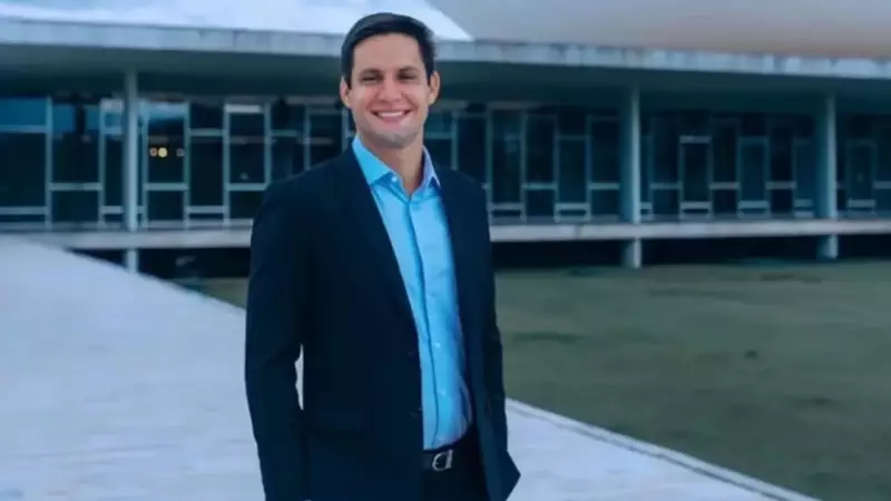 Ex-Deputado Rafael Motta em Coma Induzido: Acidente de Kitesurf Abala Natal