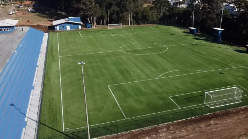 Fazenda Rio Grande vibra com inauguração do Estádio Municipal Pedro Roberto: craques e história em campo