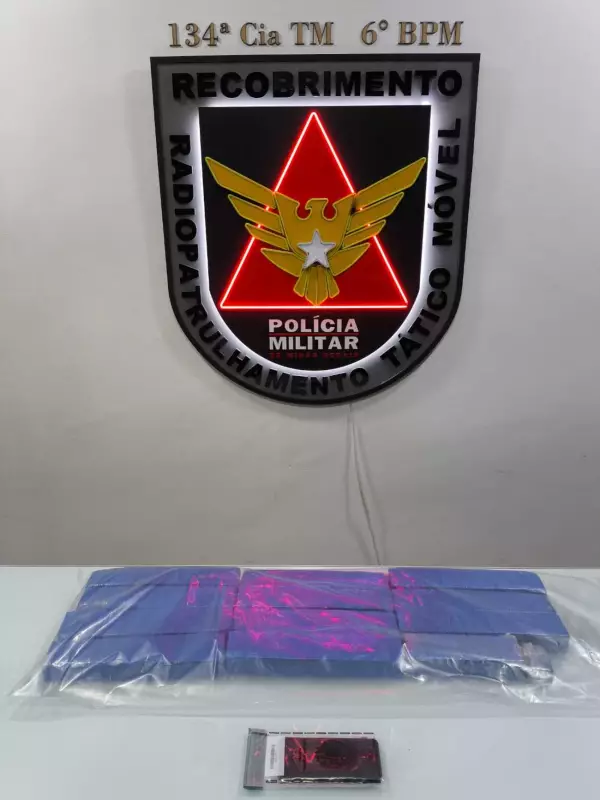 Flagrado com Maconha: Homem com Mandado de Prisão em Aberto é Preso no Vales de MG