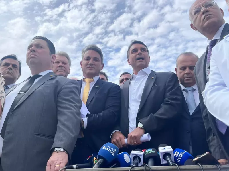 Flávio Bolsonaro defende publicação que levou pai à prisão: 'Ato de convicção'
