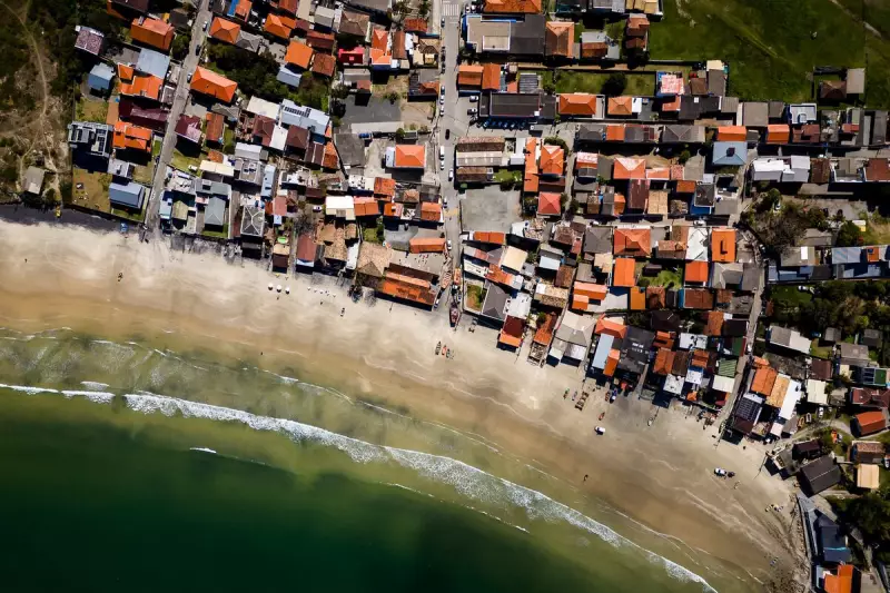 Florianópolis Desbloqueia Licença Ambiental Histórica para Esgoto no Sul da Ilha — Fim de uma Era de Espera?