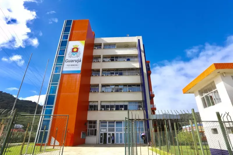 Guarujá abre 800+ vagas em concursos públicos com salários de até R$ 6,9 mil — veja como se inscrever