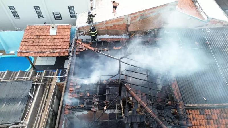 Incêndio Consome Residência em Jales: Família Escapa por Pouco com Apoio dos Bombeiros