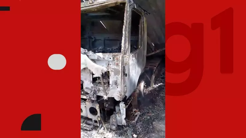Incêndio de Grandes Proporções Consome Fábrica de Estofados em Feira de Santana; Bombeiros Controlam Labaredas Após Intenso Combate