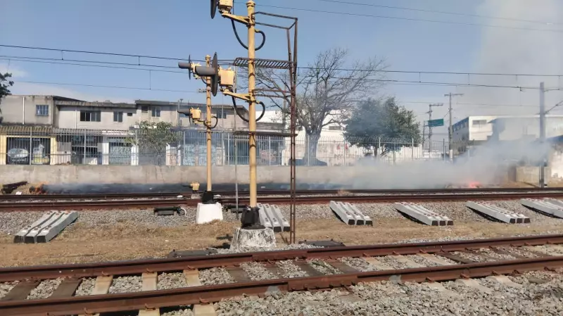 Incêndio em Mogi das Cruzes paralisa Linha 12 da CPTM e causa caos nos trens nesta quarta-feira