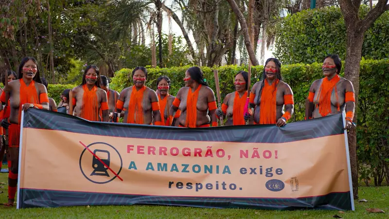 Indígenas ocupam Brasília em protesto contra Ferrogrão: 'Não vamos recuar'