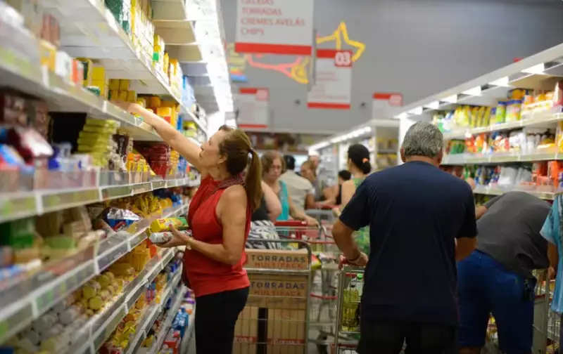 Inflação dá trégua em agosto: preços dos alimentos despencam e aliviam o bolso do brasileiro