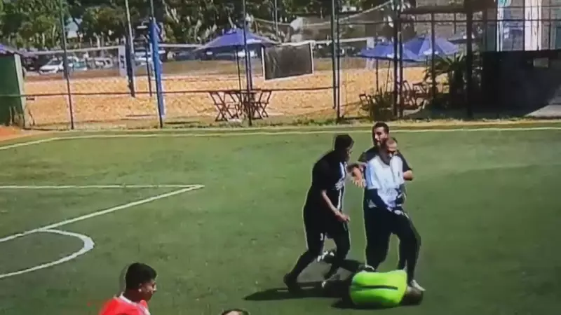 Jogador de Futebol Amador Condenado a Pagar R$ 5 Mil por Soco na Nuca de Árbitro no DF — Justiça Não Perdoa Agressão