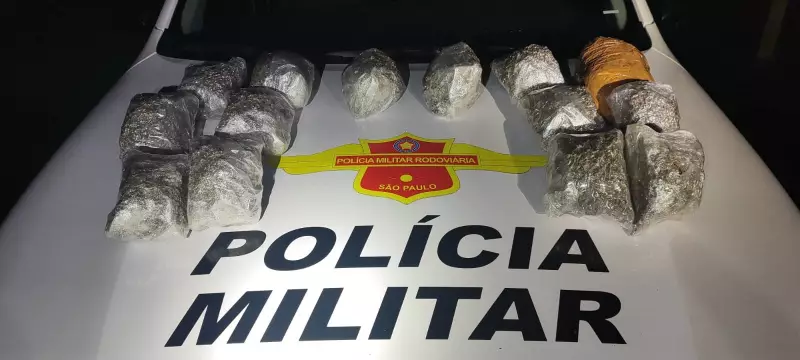 Jovem de 25 anos é detida com skunk escondido na mochila na Raposo Tavares