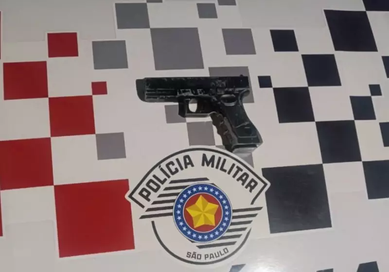 Jovem é detido após ameaçar a própria mãe com arma falsa em São João do Pau D'Alho