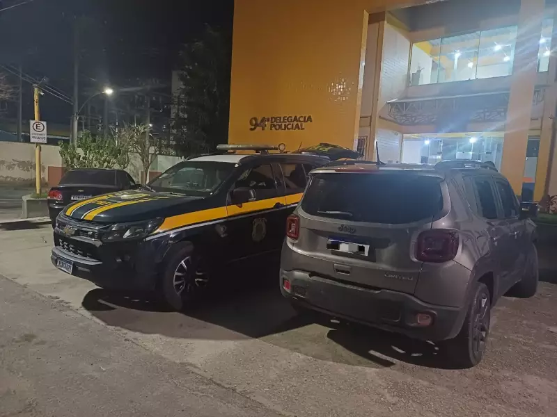 Jovem é flagrado ao volante de carro clonado de R$ 81 mil na Via Dutra, em Piraí