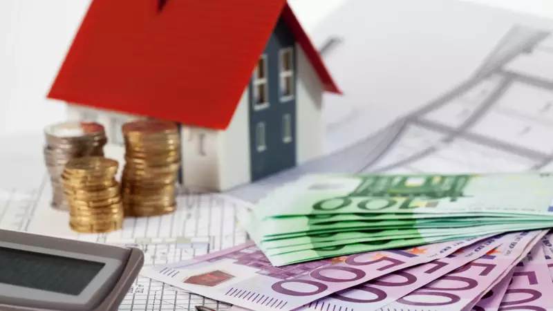 Juros altos travam sonho da casa própria: mercado imobiliário sofre com crédito caro