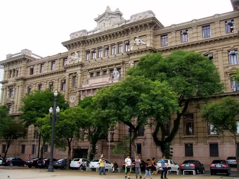 Justiça dá cartão verde ao Projeto Novas Escolas: ação do PSOL é barrada