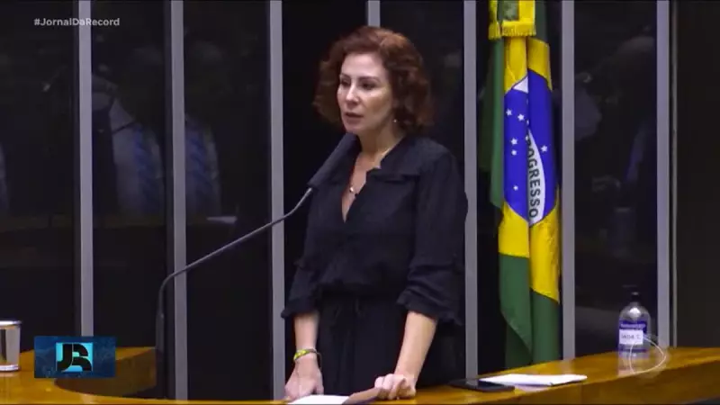 Justiça italiana mantém Carla Zambelli presa em Roma: entenda o caso que virou polêmica internacional