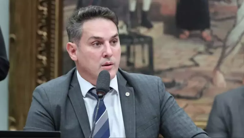 Líder da oposição na Câmara acusa Lula por tarifaço e desmonte na política externa — e a culpa é de quem?