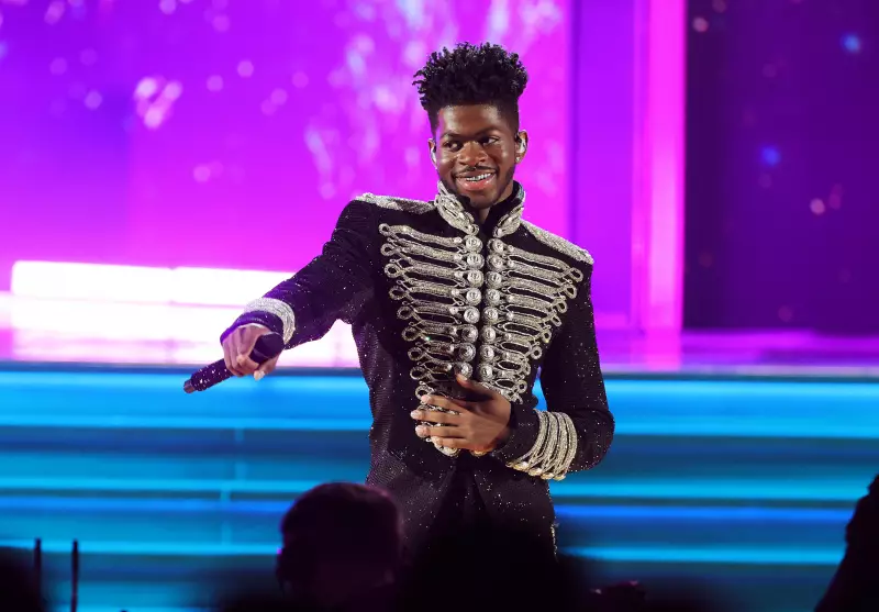 Lil Nas X é Detido em Atlanta: Acusações Criminais Abalam o Mundo da Música