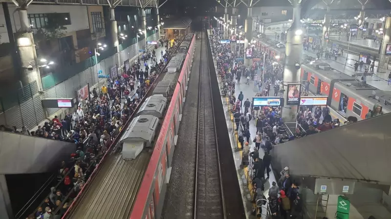 Linha 7-Rubi da CPTM entra em colapso: falha em trem de manutenção causa caos e superlotação na manhã de segunda