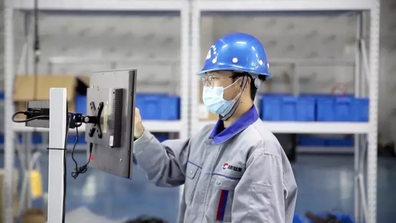 Lucro Industrial da China Desaba 15% em Meio a Guerra Comercial com EUA — Entenda o Impacto Global